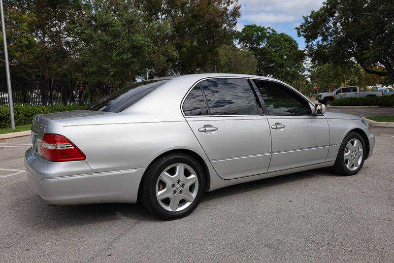 2004 Lexus LS 430