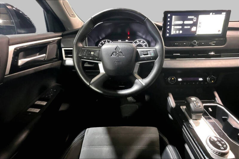 2025 Mitsubishi Outlander