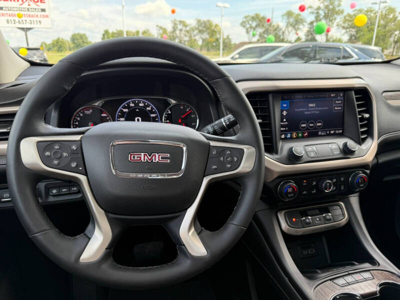 2023 GMC Acadia Denali