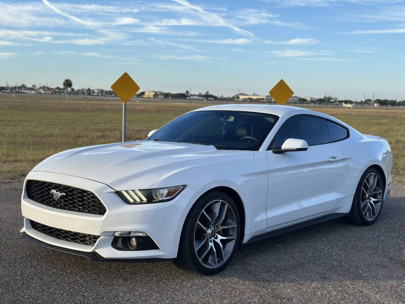 2017 Ford Mustang EcoBoost Premium's photo