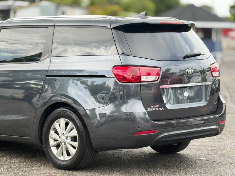 2017 Kia Sedona LX