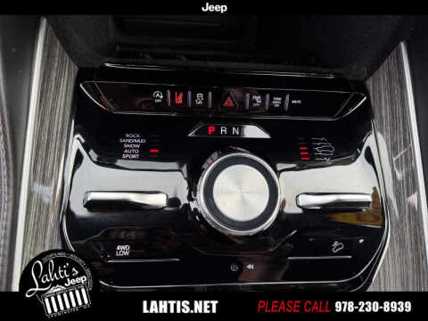 2022 Jeep Wagoneer Series III