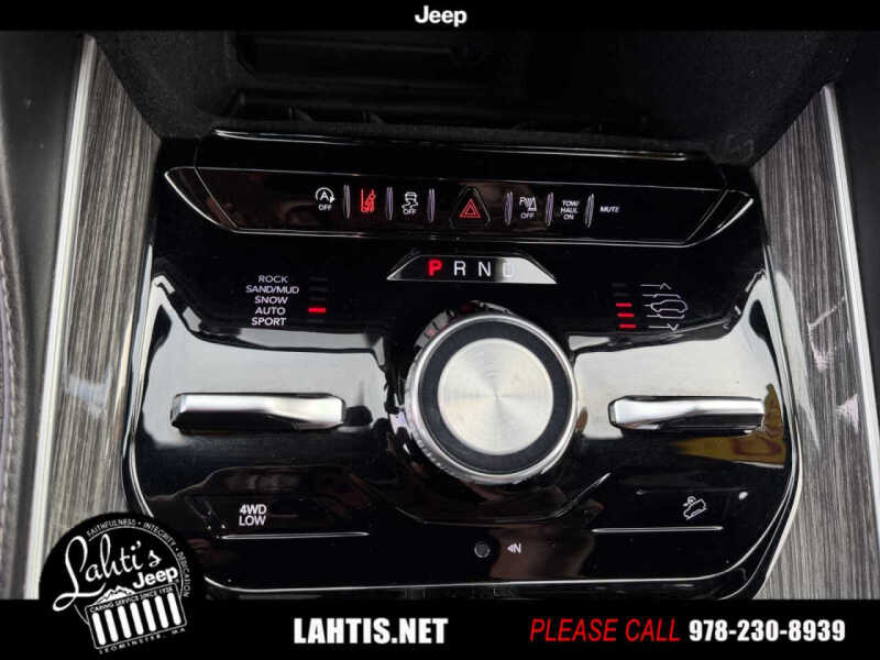 2022 Jeep Wagoneer Series III