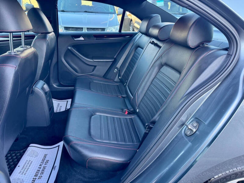 2017 Volkswagen Jetta 2.0T GLI