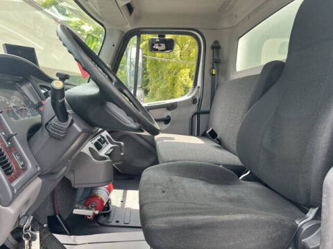 2019 Freightliner M2 106