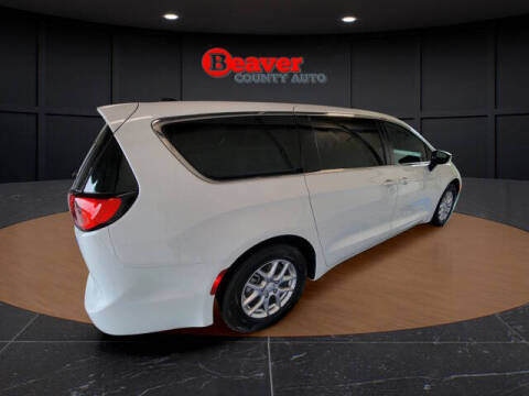 2027 Chrysler Pacifica LX