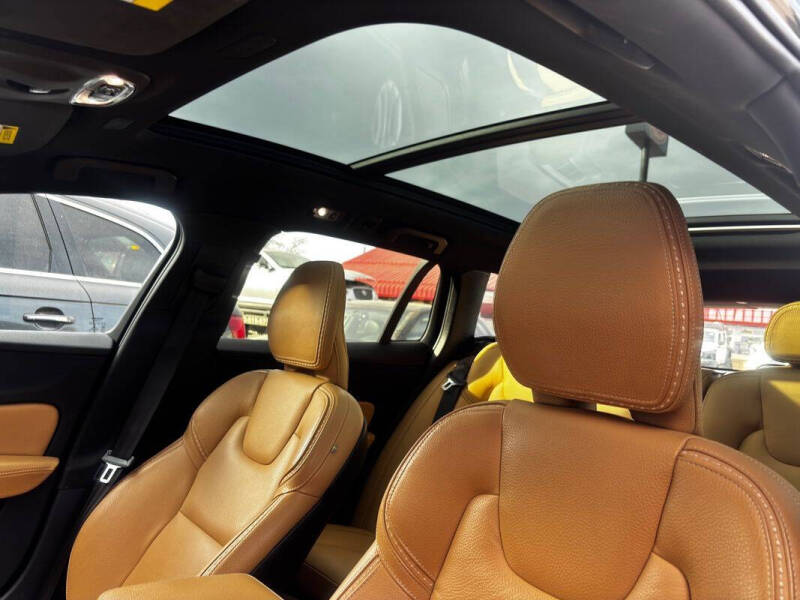 2020 Volvo V60 Cross Country T5
