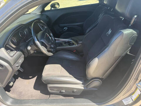 2017 Dodge Challenger 392 HEMI Scat Pack Shaker