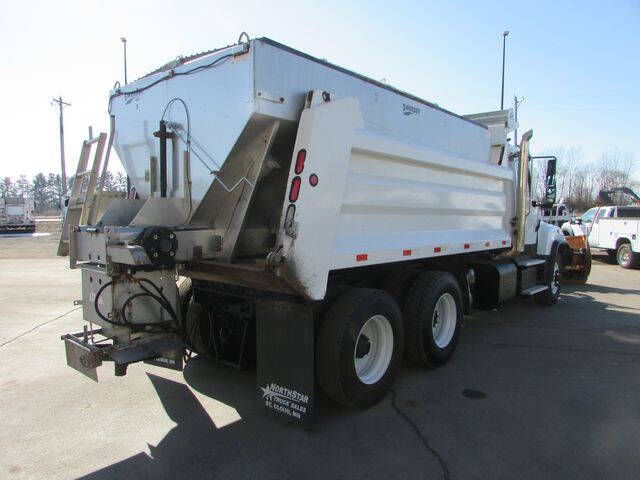 2013 Freightliner 114 SD