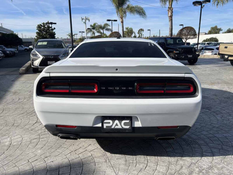 2019 Dodge Challenger SXT