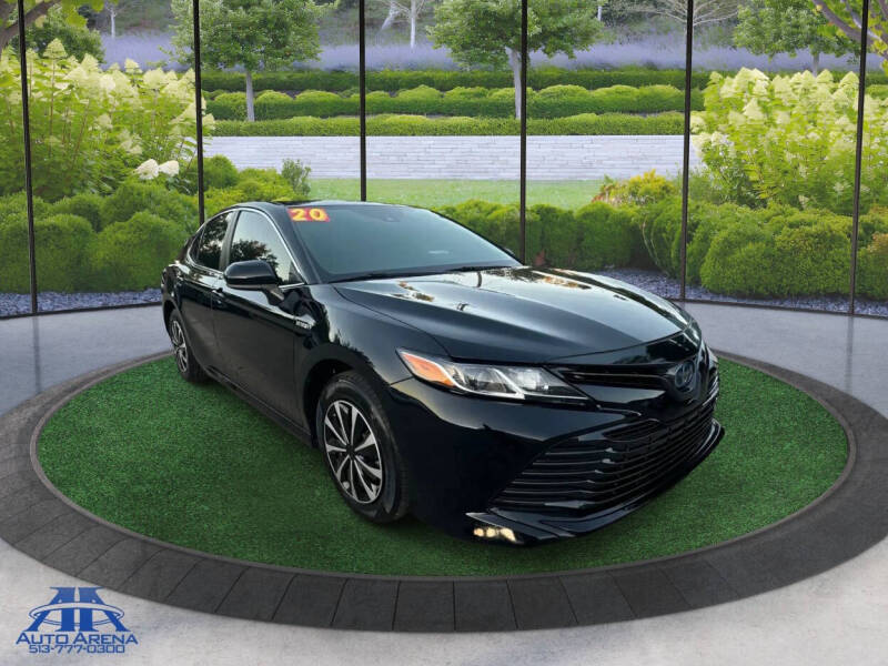 2020 Toyota Camry LE's photo