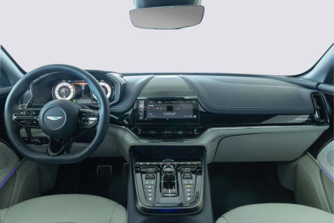 2025 Aston Martin DBX 707