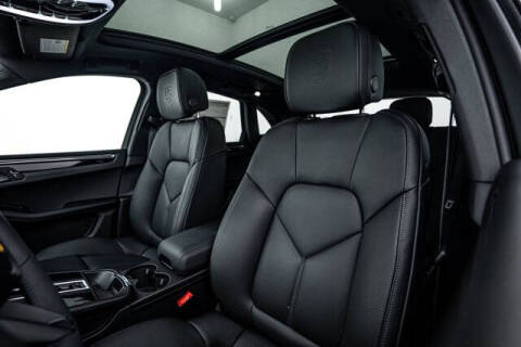 2025 Porsche Macan T