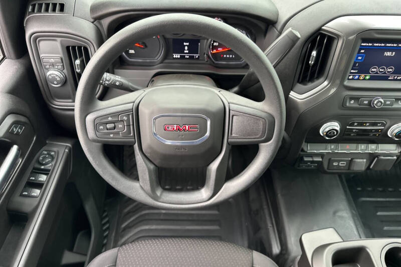 2025 GMC Sierra 2500HD Pro