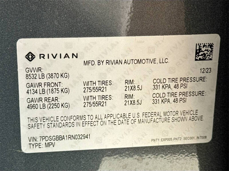 2024 Rivian R1S