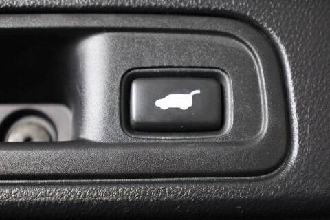 2019 Honda Pilot Touring w/Rear Captain's Chairs