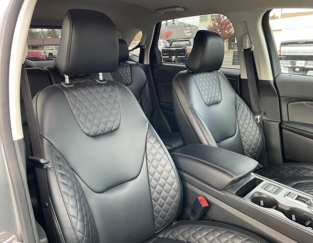 2024 Ford Edge Titanium