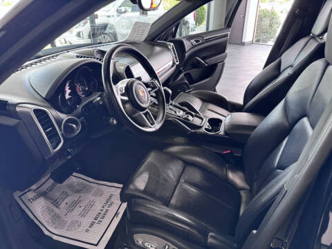 2018 Porsche Cayenne Platinum Edition