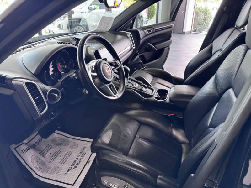 2018 Porsche Cayenne Platinum Edition