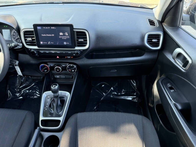 2022 Hyundai Venue SE