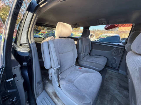 2006 Toyota Sienna CE 8 Passenger