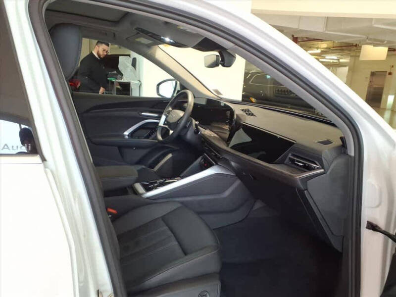 2025 Audi Q5 quattro Premium TFSI