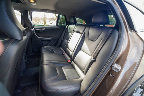 2016 Volvo V60 Cross Country T5