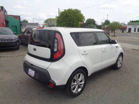 2015 Kia Soul +