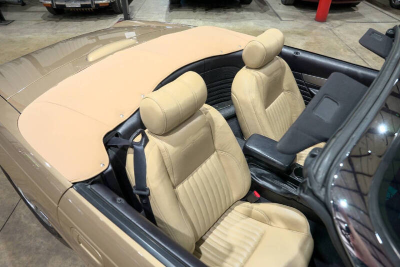 2005 Ford Thunderbird Deluxe