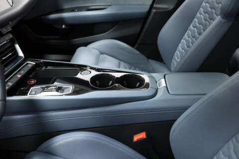 2024 Audi e-tron GT quattro Premium Plus