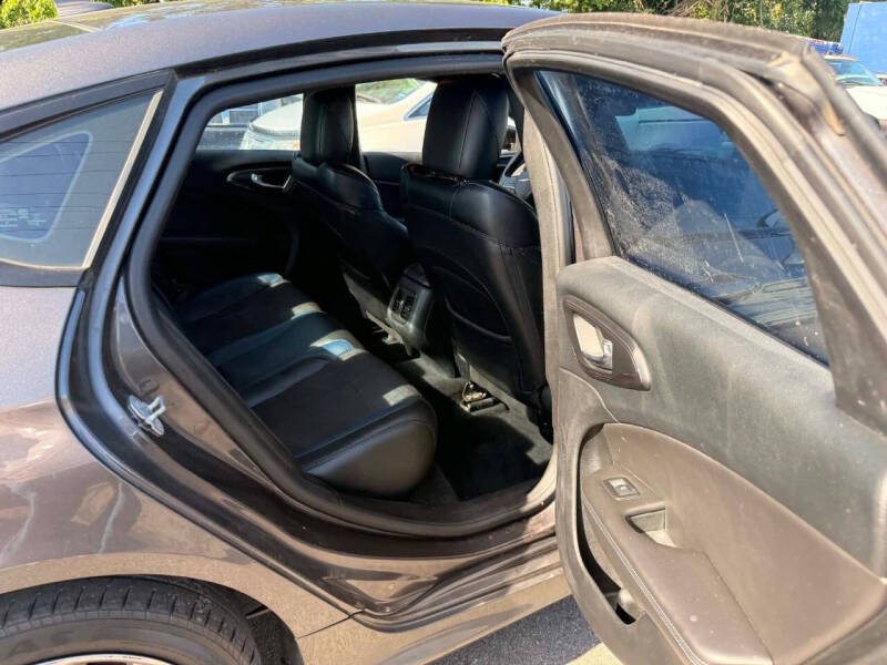 2015 Chrysler 200 S