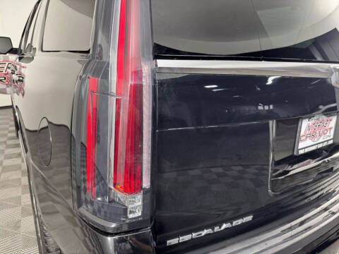 2018 Cadillac Escalade Luxury