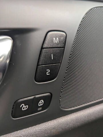 2022 Volvo S60 B5 Momentum