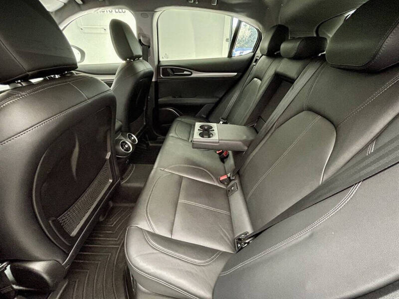 2018 Alfa Romeo Stelvio Sport