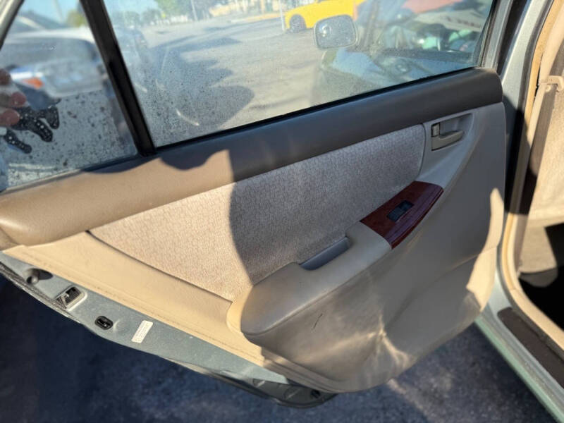 2003 Toyota Corolla LE