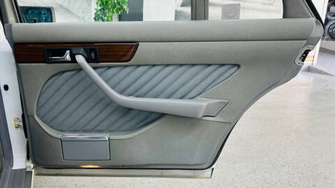 1990 Mercedes-Benz 350-Class 350 SDL