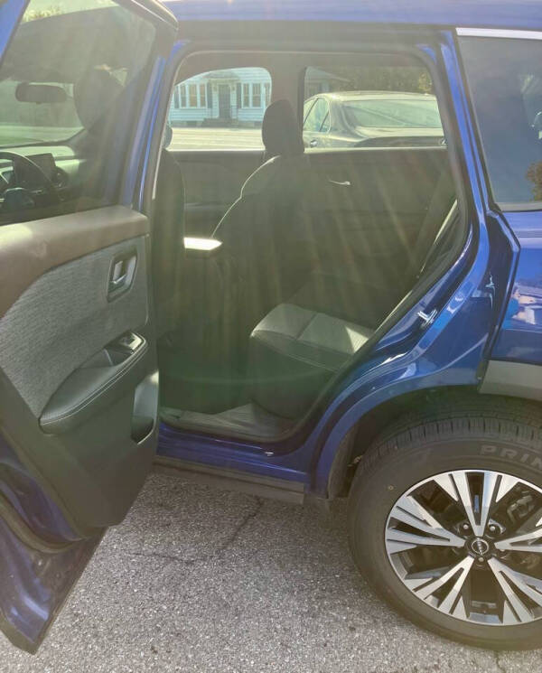 2023 Nissan Rogue SV