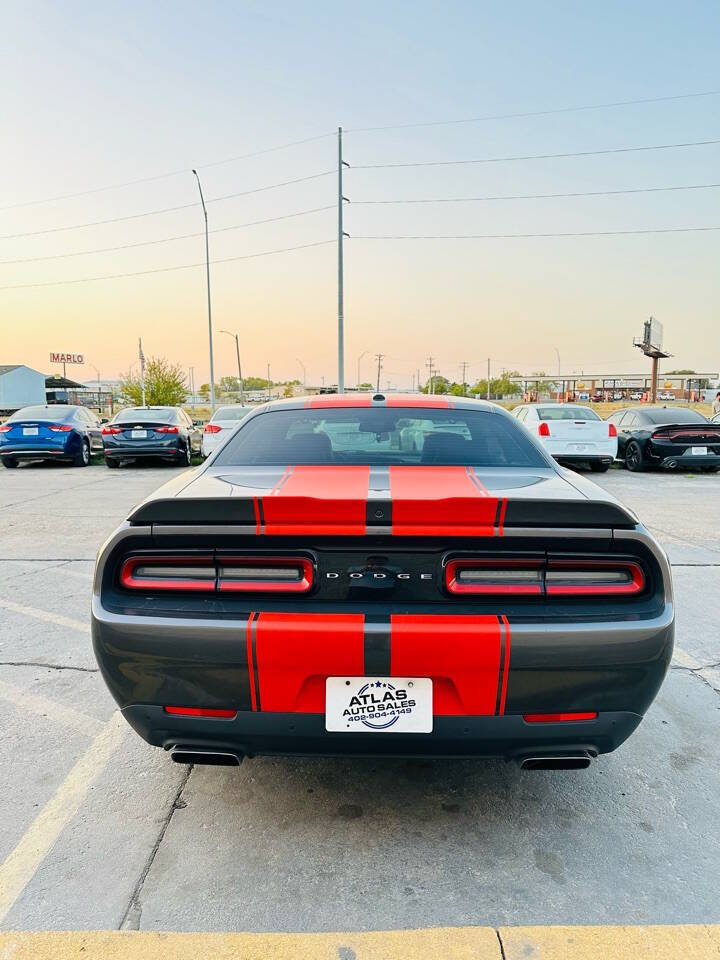 2019 Dodge Challenger R/T photo 11