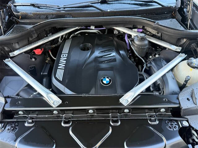 2025 BMW X7 xDrive40i