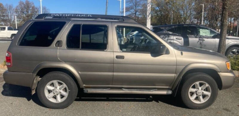2004 Nissan Pathfinder SE