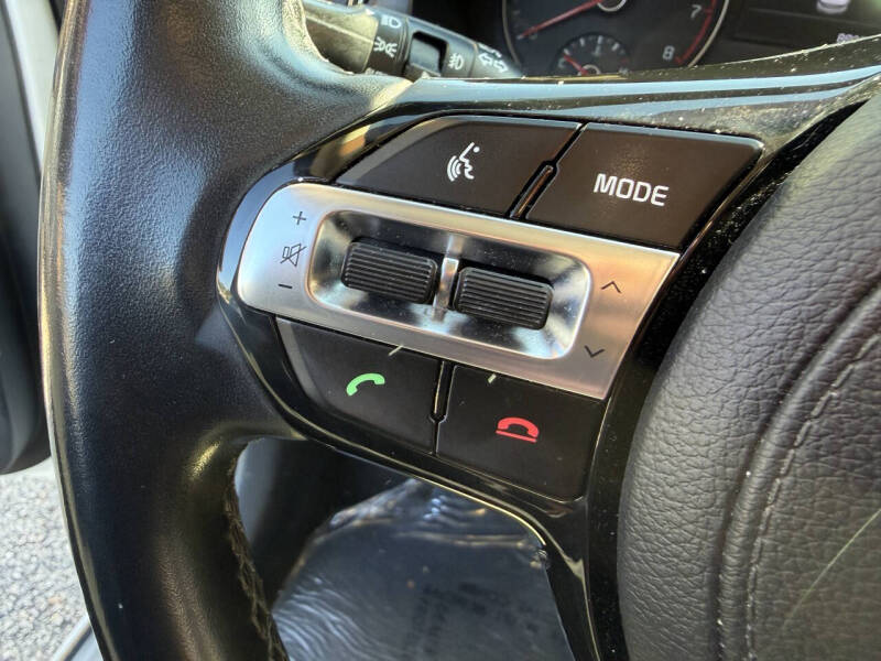 2017 Kia Cadenza Premium