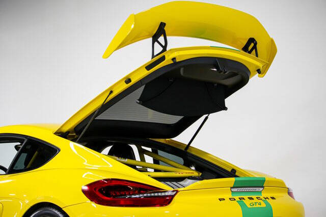 2016 Porsche Cayman GT4