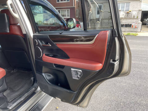 2018 Lexus LX 570 Three-Row