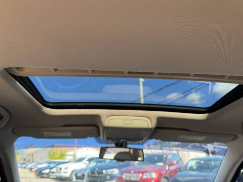 2013 Volkswagen Passat SE PZEV