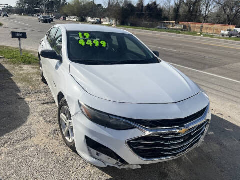 2019 Chevrolet Malibu for sale at SCOTT HARRISON MOTOR CO in Houston TX
