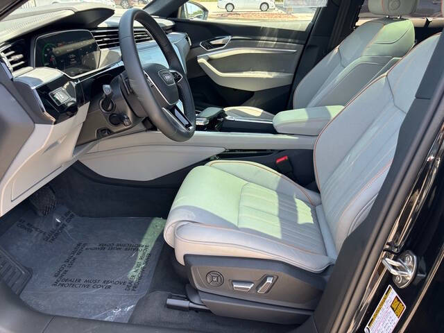 2024 Audi Q8 e-tron 7