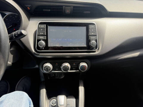 2019 Nissan Kicks S