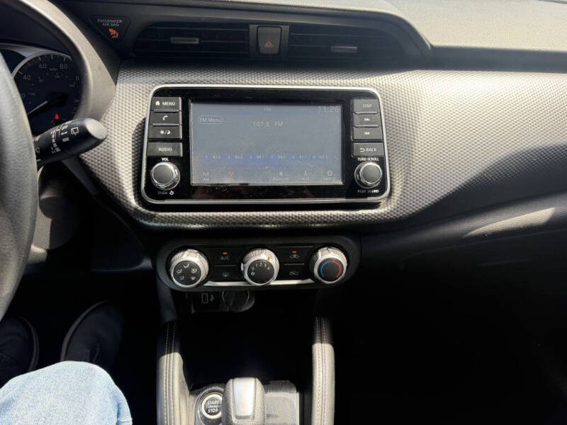 2019 Nissan Kicks S