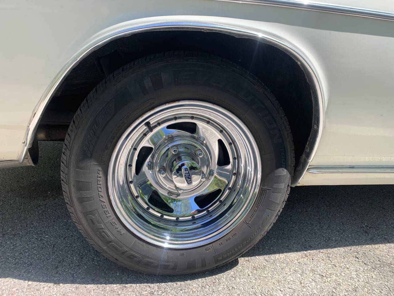 1965 Chevrolet Corvair 500 27
