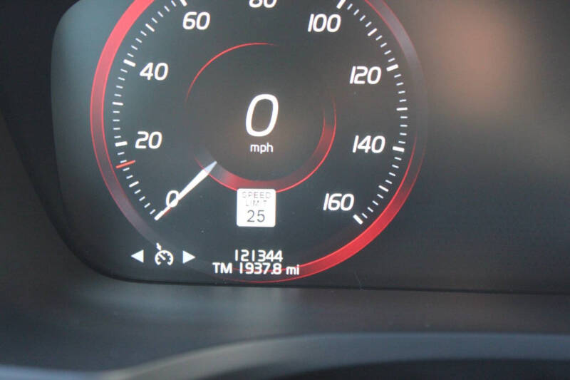 2020 Volvo S60 T5 Momentum